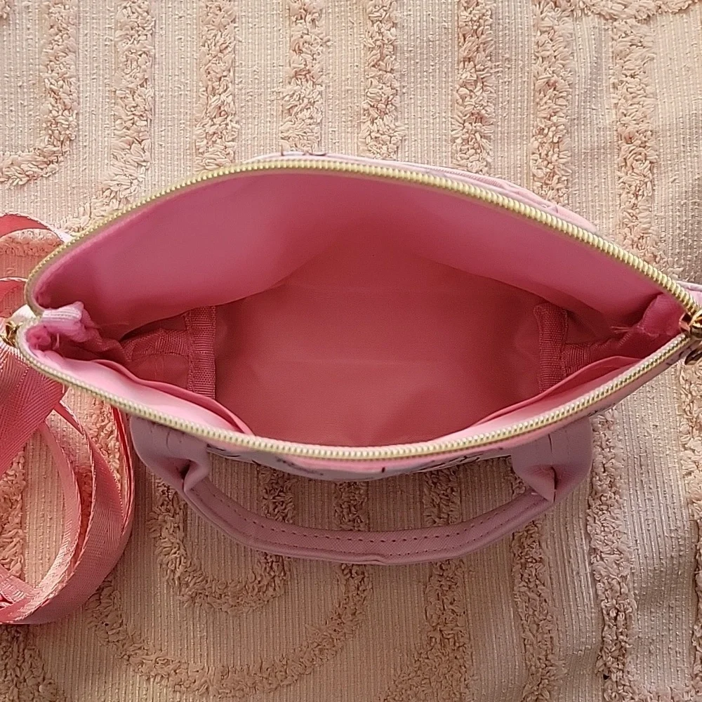 Hello Kitty Handbag with adjustable shoulder strap, pink 💗.  NWOT.